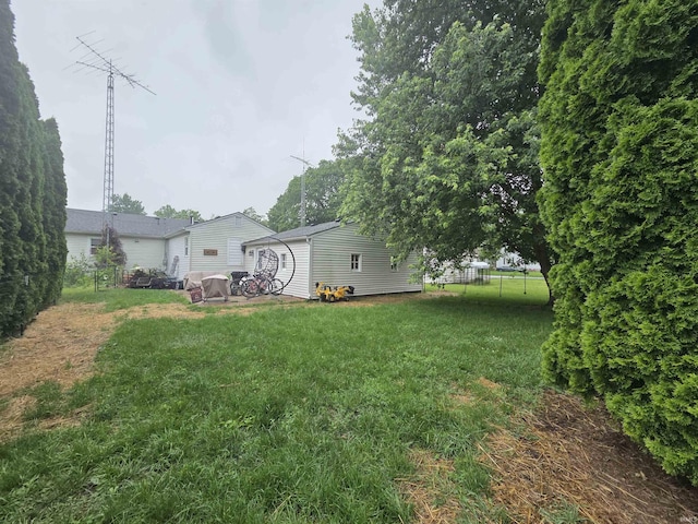 603 E 1st St, Fowler, IN 47944 - view of yard