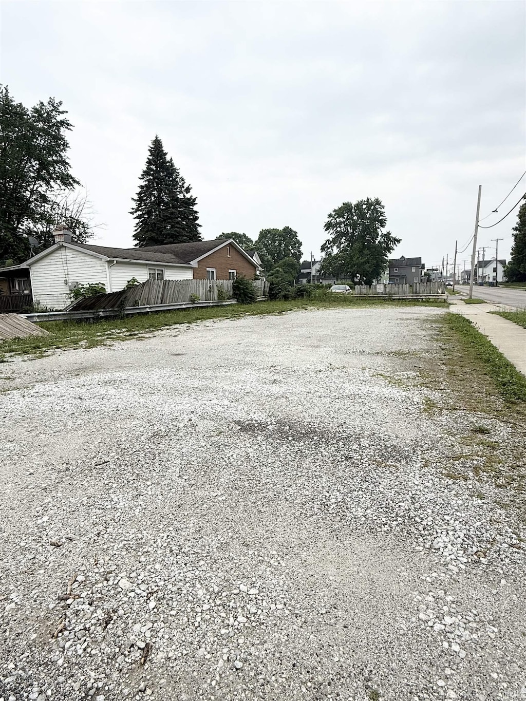 102 E Main St, Gas City, IN 46933