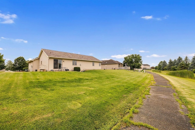 5371 Bear Creek Pass, Auburn, IN 46706 - view of green lawn