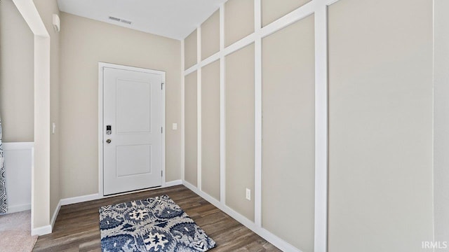 12967 Solo Ln, Fort Wayne, IN 46818 - foyer entrance featuring wood finished floors