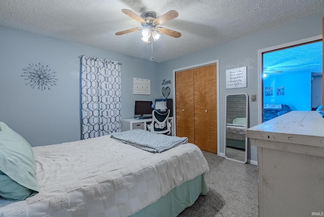272 Sherman St, Wabash, IN 46992 - carpeted bedroom featuring a textured ceiling and a ceiling fan