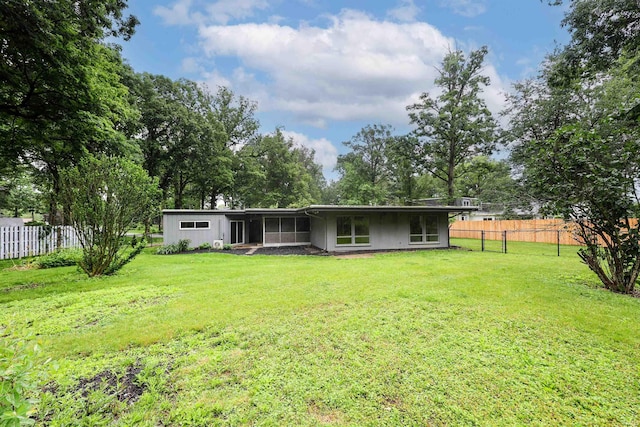 5219 Forest Grove Dr, Fort Wayne, IN 46835 - rear view of property