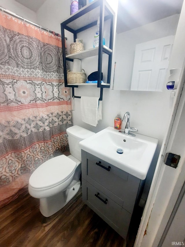 2629 S Meeker Ave, Muncie, IN 47302 - full bathroom with wood finished floors and vanity