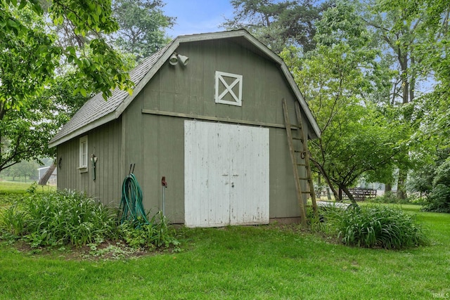 2107 W 450 S, Lafayette, IN 47909 - view of barn featuring a yard