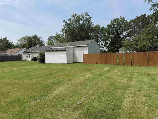 3420 Mccormick Ave, Fort Wayne, IN 46803 - view of yard