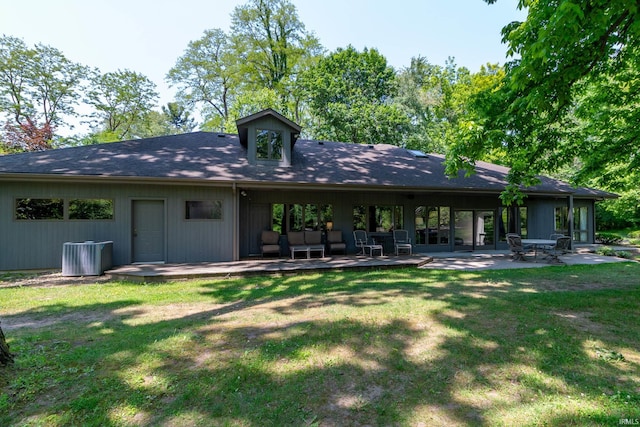 24413 Mckelvey Ave, Elkhart, IN 46516 - back of house featuring a yard and a patio