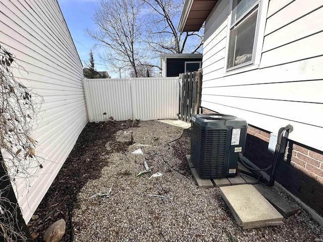 419 W Jefferson St, Kokomo, IN 46901 - view of yard