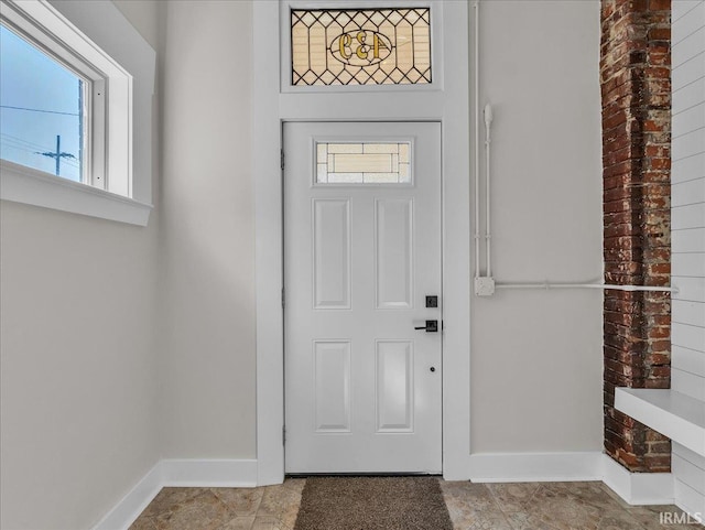 439 E Wayne St, Fort Wayne, IN 46802 - foyer entrance with baseboards