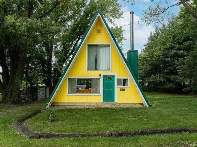 5142 W Corly Ln, Silver Lake, IN 46982 - view of front of home featuring a front yard and a chimney