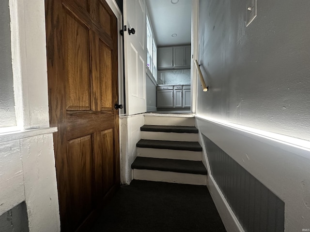 1014 E Donald St, South Bend, IN 46613 - view of stairs