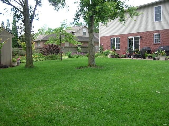 2622 Oak Trail Dr, Newburgh, IN 47630 - view of yard