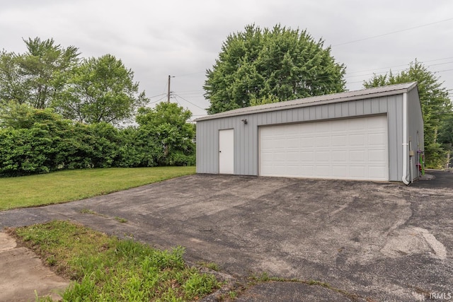 4260 W 3rd St, Bloomington, IN 47404 - view of detached garage