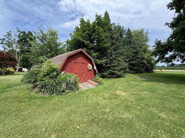 1635 Liberty St, Covington, IN 47932 - view of green lawn featuring a shed