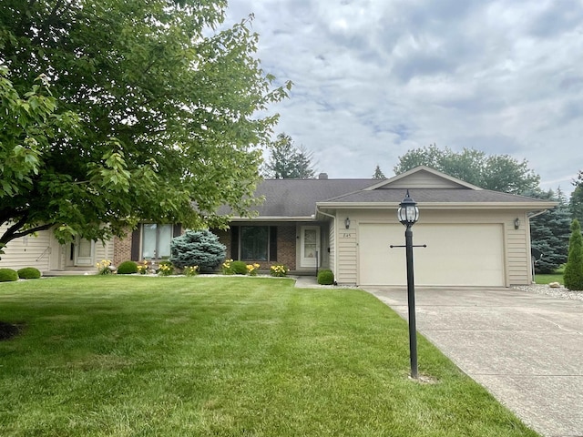 845 Crosspointe Ct, Wabash, IN 46992 - single story home featuring an attached garage, driveway, and a front yard