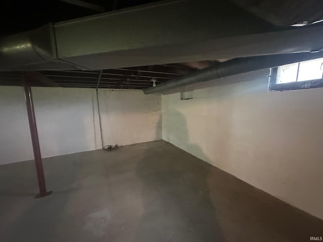 237 Stanley St, Mishawaka, IN 46545 - view of below grade area