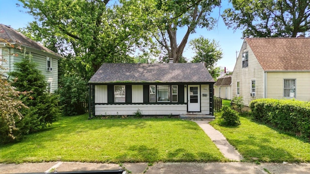 1610 Kentucky Ave, Fort Wayne, IN 46805 - view of front of property with a front yard