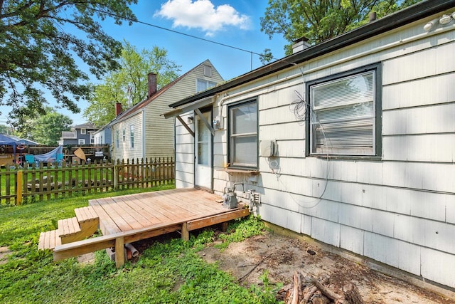1610 Kentucky Ave, Fort Wayne, IN 46805 - view of wooden deck