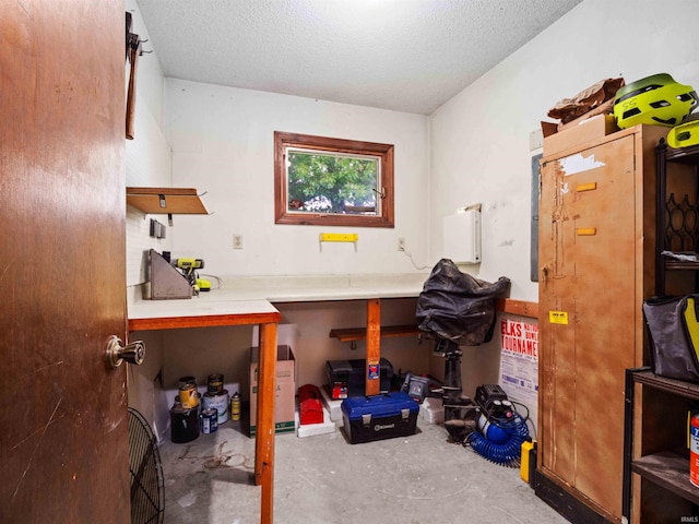 3723 Pebblewood Pl, Fort Wayne, IN 46804 - office space featuring unfinished concrete flooring and a textured ceiling