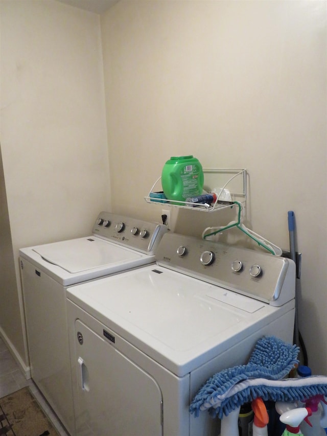 219 Fulton Ave, Rochester, IN 46975 - laundry area featuring separate washer and dryer