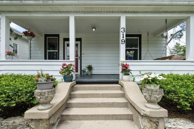 319 W Wiley Ave, Bluffton, IN 46714 - entrance to property with covered porch