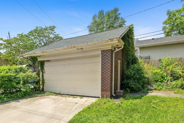 2131 Kensington Blvd, Fort Wayne, IN 46805 - view of garage