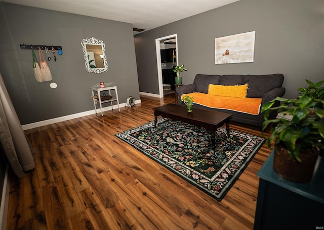 3945 W Walnut Leaf Dr, Bloomington, IN 47403 - living room with wood finished floors and baseboards
