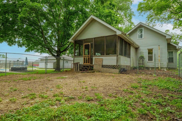 2220 N Huntington Rd, Marion, IN 46952 - view of front of property featuring a sunroom