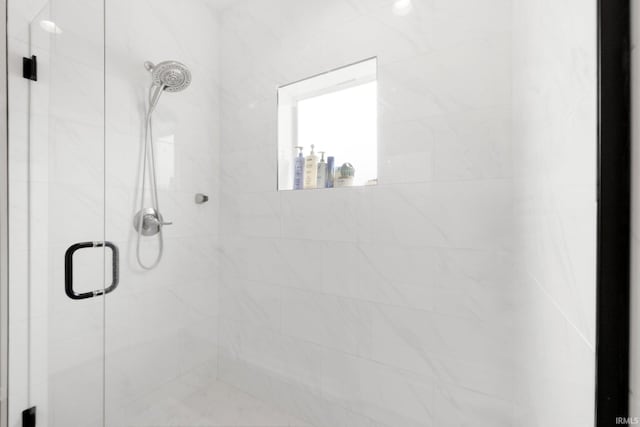 215 Mockingbird Ln, Warsaw, IN 46580 - bathroom featuring a shower stall