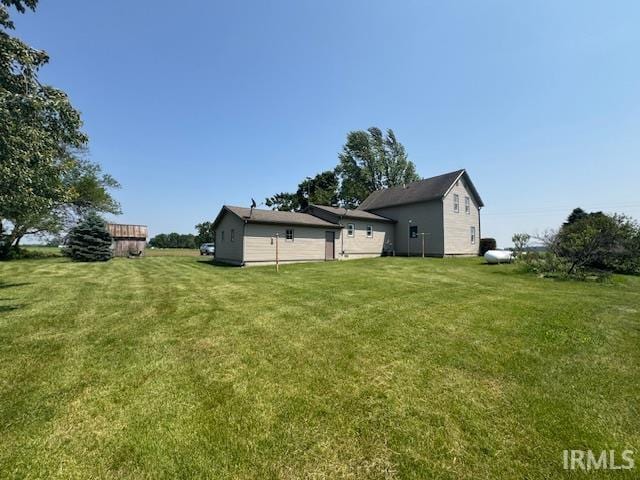 11748 W 450 N, Cromwell, IN 46732 - view of green lawn