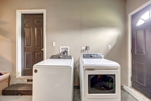 3121 S Yonkers St, Bloomington, IN 47403 - laundry room featuring washer and dryer