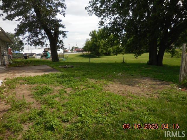 1608 Sunset Dr, Rochester, IN 46975 - view of grassy yard
