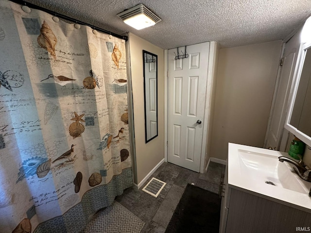 1114 W 4th St, Marion, IN 46952 - full bathroom with vanity, a shower with shower curtain, and a textured ceiling