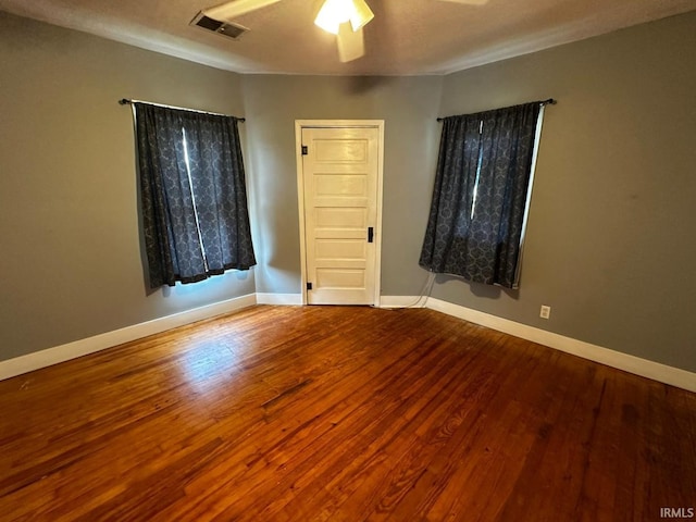 1114 W 4th St, Marion, IN 46952 - unfurnished room featuring wood finished floors and a ceiling fan