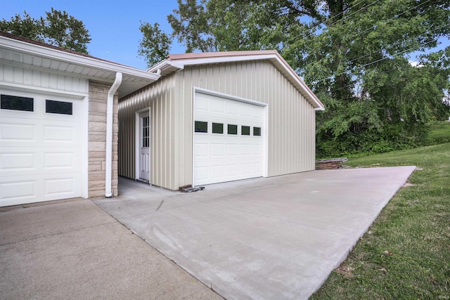2208 Franklin St, Tell City, IN 47586 - garage featuring concrete driveway