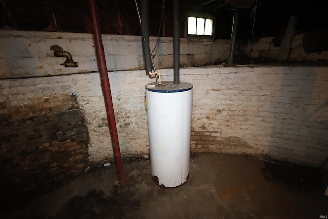 901 Lawndale Ave, South Bend, IN 46628 - basement featuring water heater