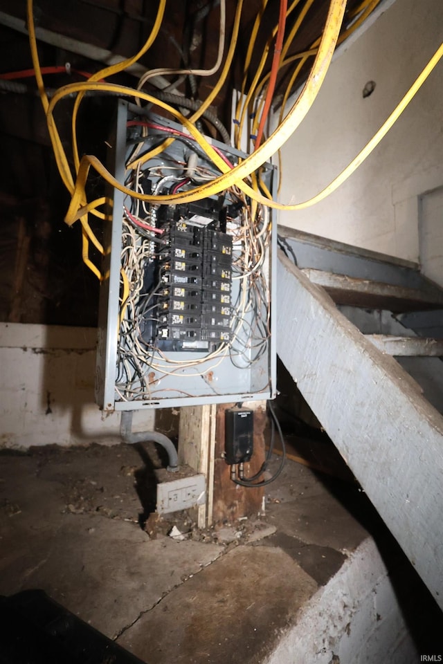 901 Lawndale Ave, South Bend, IN 46628 - utility room featuring electric panel