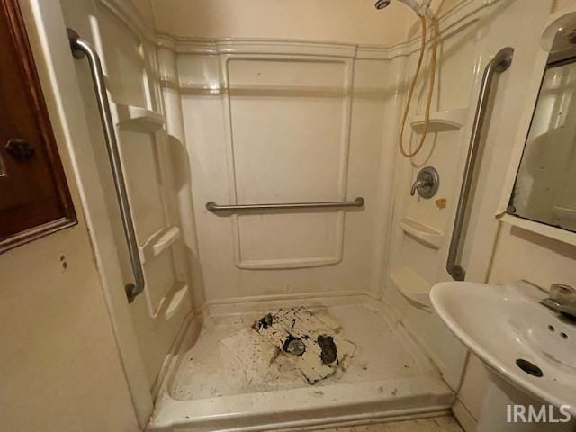 758 N Olive St, South Bend, IN 46628 - full bathroom featuring a sink