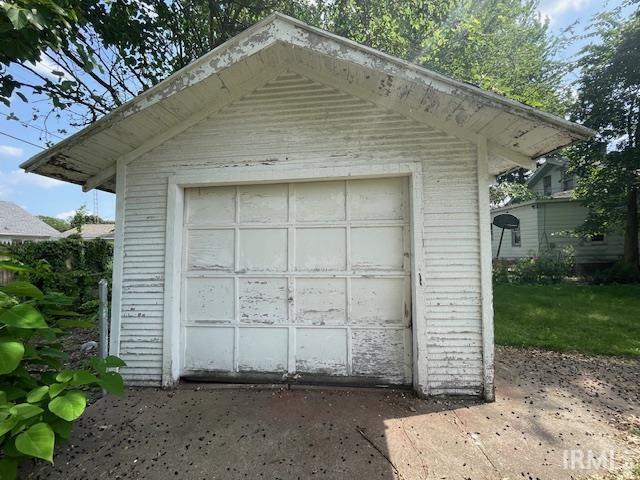 758 N Olive St, South Bend, IN 46628 - view of detached garage