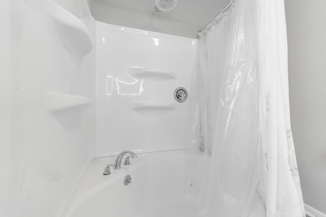 2405 E State Blvd, Fort Wayne, IN 46805 - view of full bath