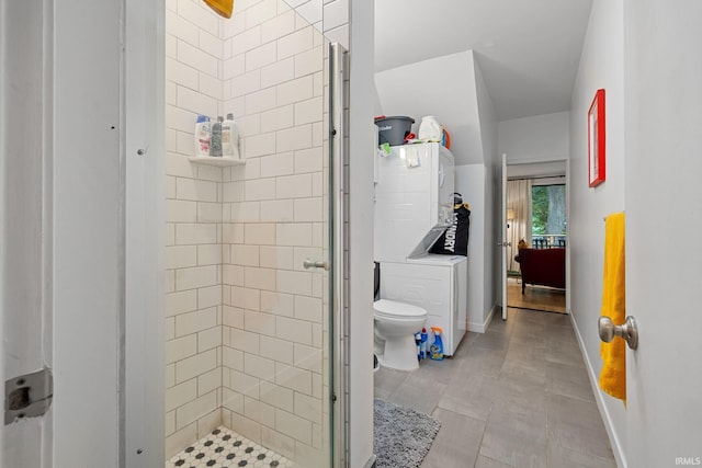 622 Romig St, Lafayette, IN 47901 - full bath with stacked washer / drying machine and a shower stall
