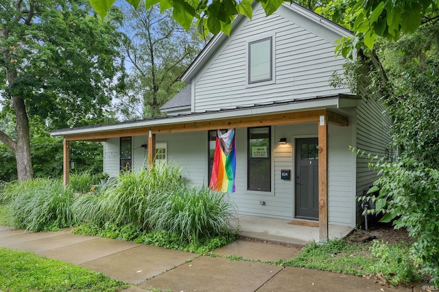 622 Romig St, Lafayette, IN 47901 - view of front of property featuring a porch