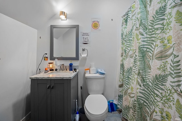 622 Romig St, Lafayette, IN 47901 - full bath with vanity and a shower with curtain