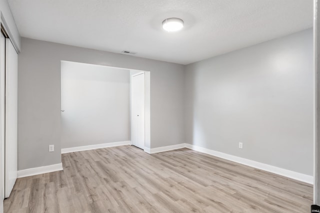 3524 Contessa Dr, Fort Wayne, IN 46816 - empty room featuring light wood finished floors and baseboards