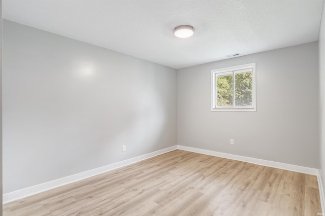 3524 Contessa Dr, Fort Wayne, IN 46816 - spare room with light wood-style flooring and baseboards