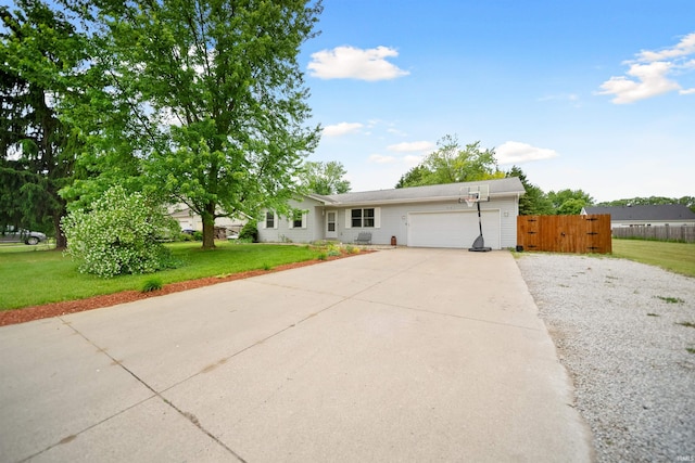 901 N Timberline Cir E, Warsaw, IN 46582 - single story home with driveway and an attached garage
