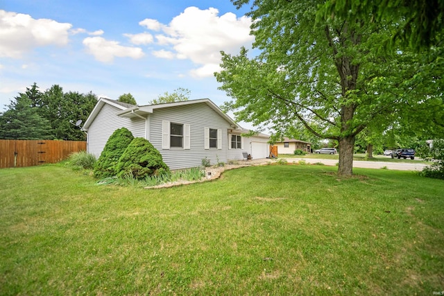 901 N Timberline Cir E, Warsaw, IN 46582 - view of front facade featuring a garage and driveway