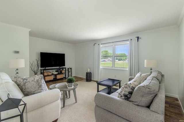 906 N Townline Rd, Lagrange, IN 46761 - living room featuring crown molding