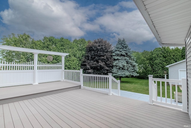 906 N Townline Rd, Lagrange, IN 46761 - deck with a yard