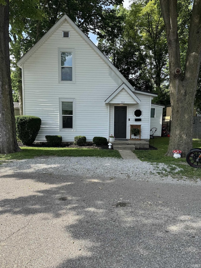 562 Railroad St, Wabash, IN 46992 - view of front of house