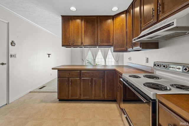 106 W Navajo St, West Lafayette, IN 47906 - kitchen with electric range oven, under cabinet range hood, a peninsula, ornamental molding, and a textured ceiling